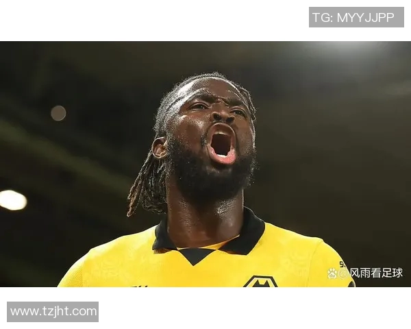 韩国足球明星加盟狼队引发热议球迷期待新赛季精彩表现